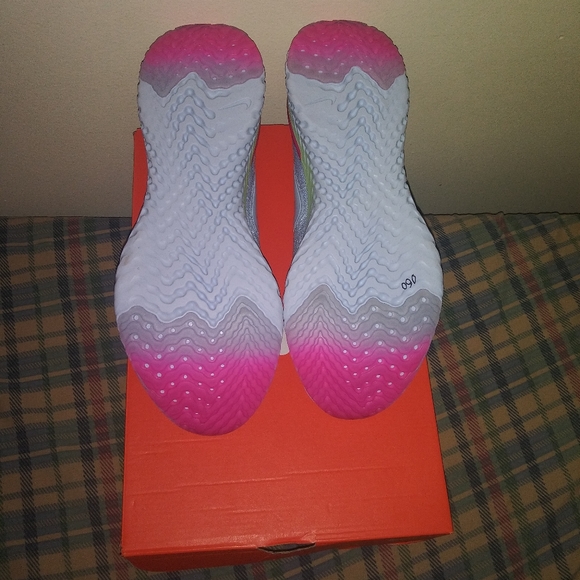 NEW Nike Epic React Flyknit 2 "Hydrogen Blue" - Picture 3 of 5